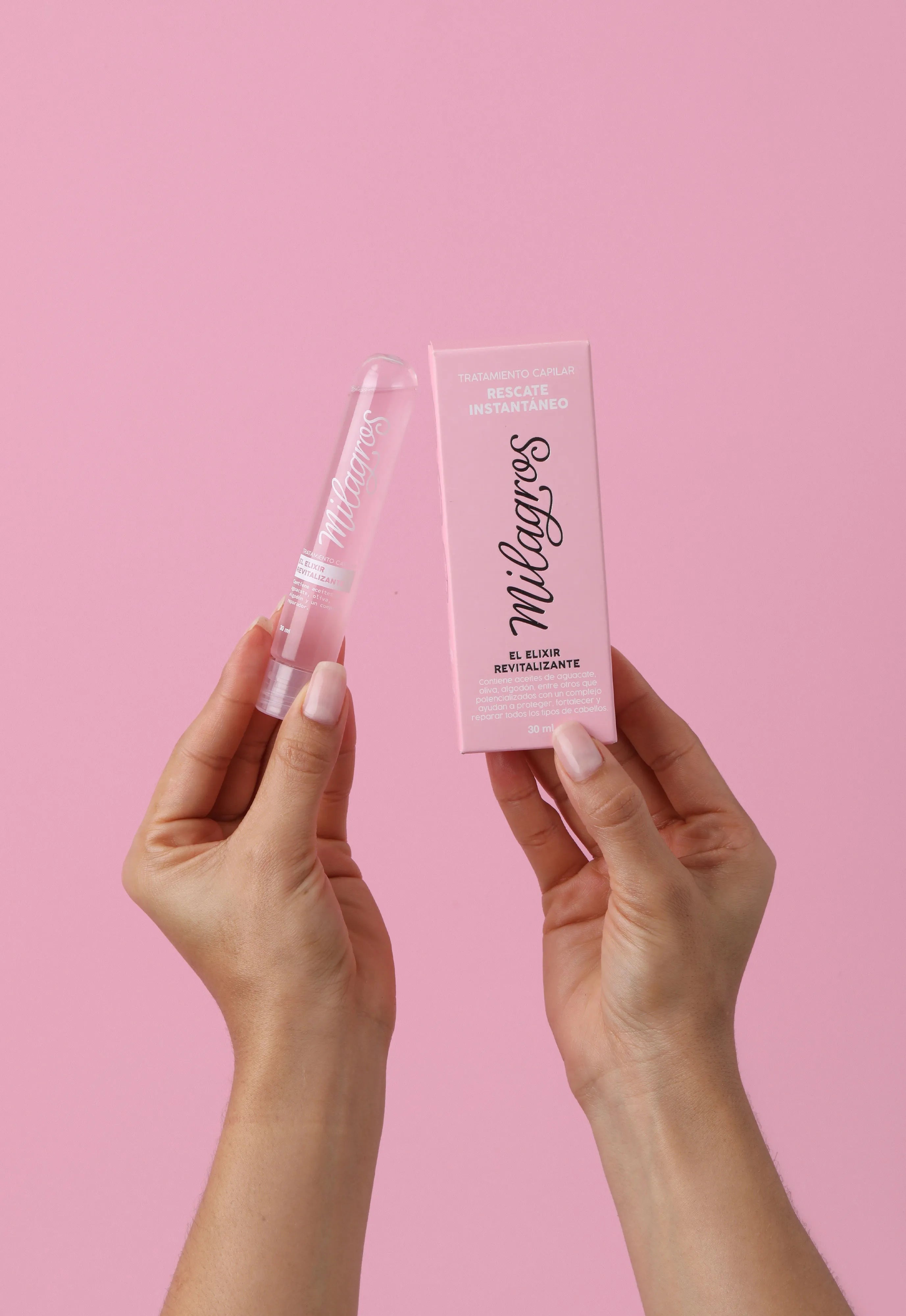 Tratamiento Elixir Revitalizante de Milagros con aceite de aguacate, oliva, algodón y complejo reparador.