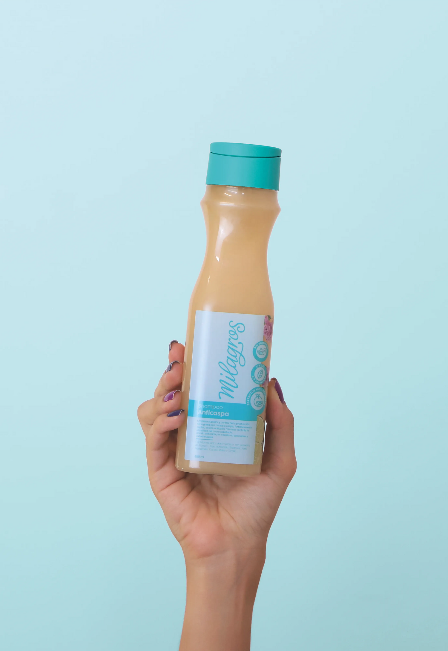 Shampoo para la caspa de Milagros, testeado dermatológica y clínicamente.