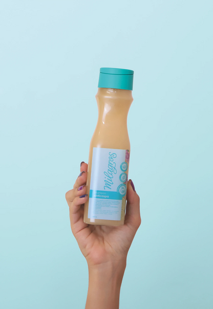 Shampoo para la caspa de Milagros, testeado dermatológica y clínicamente.