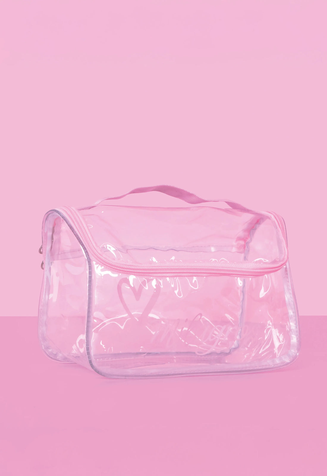 Cosmetiquera cristal perfecta para almacenar desde shampoos hasta tratamientos capilares.
