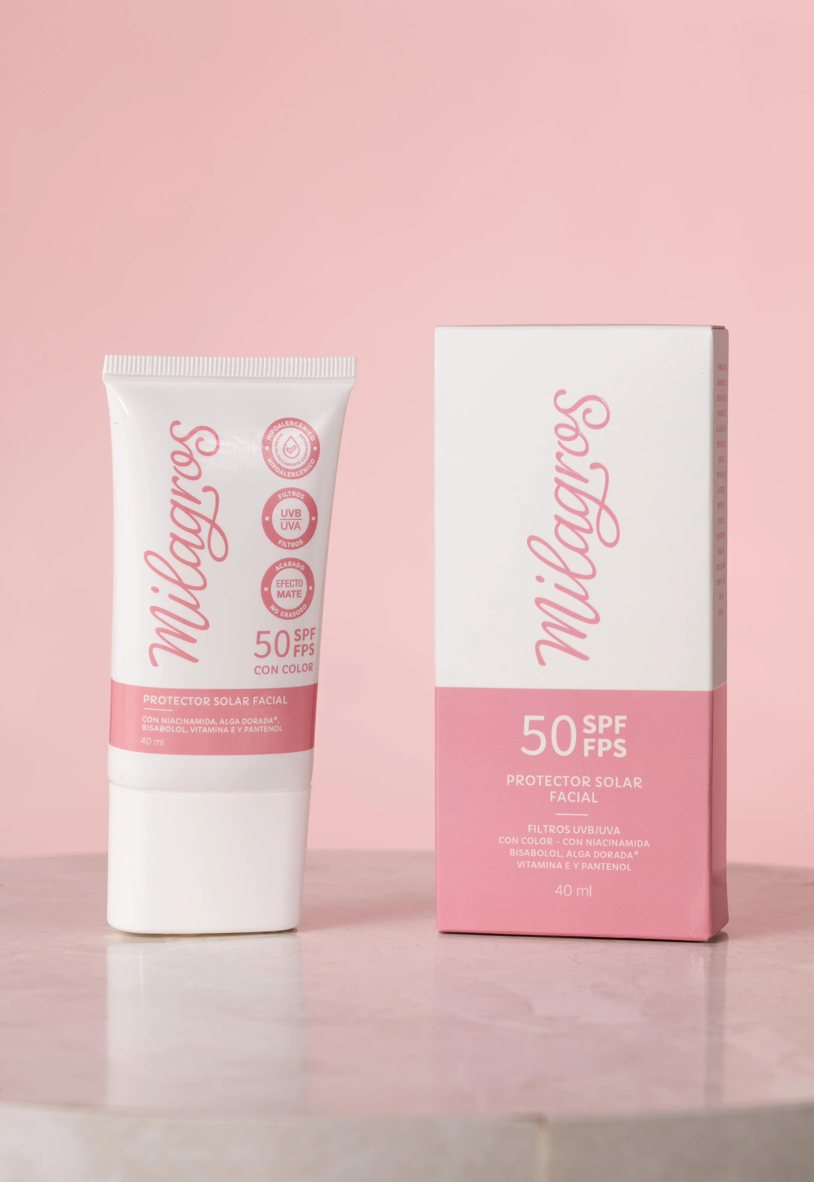 Bloqueador facial con color formulado con 50 spf