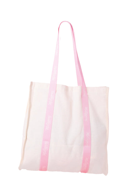 Tota bag con un espacio amplio y práctico, es perfecta para llevar todos tus productos esenciales